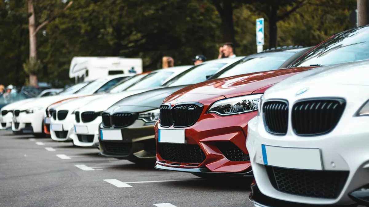 Carte grise achat voiture : démarche, délai et frais réels