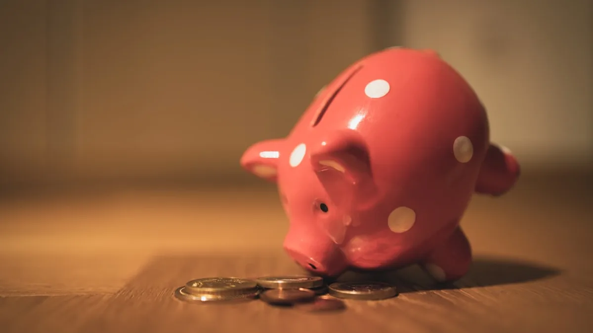 Épargner même en gagnant peu : tout ce qu'il faut savoir